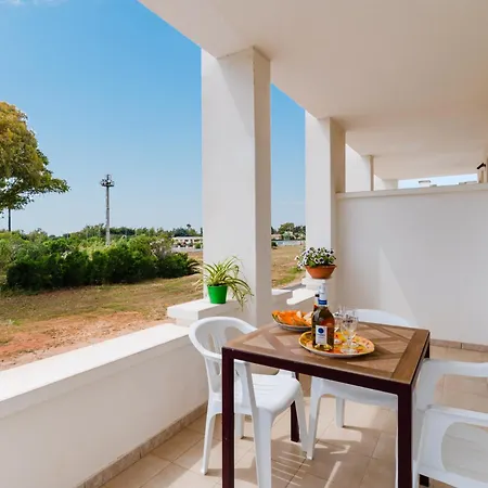 Punta Pizzo * مارينا دي مانكافيسا